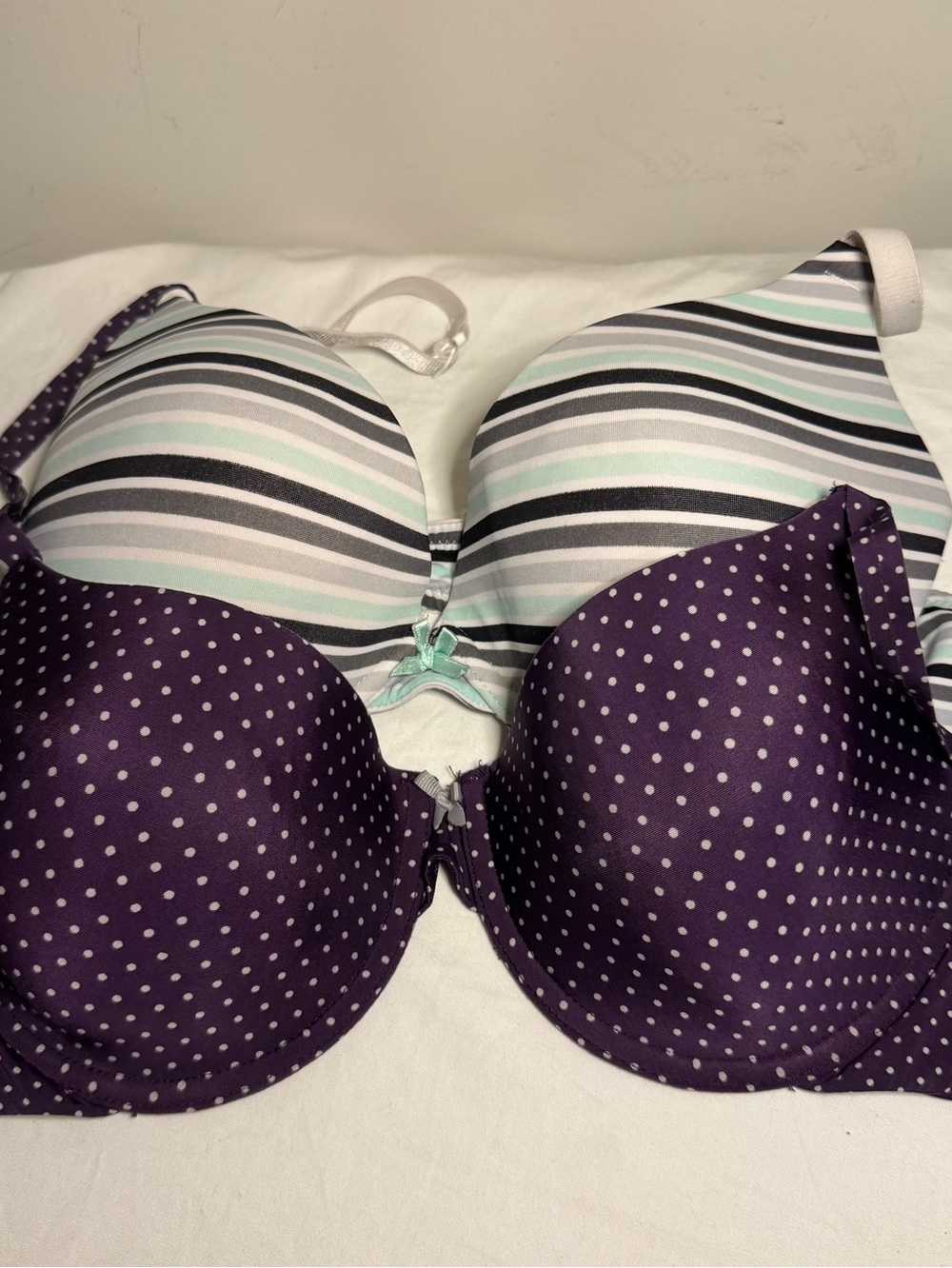 Set Of 2 Push Up Bras Xhileration 38B, Gilligan & O'Malley 38B Changeable Straps